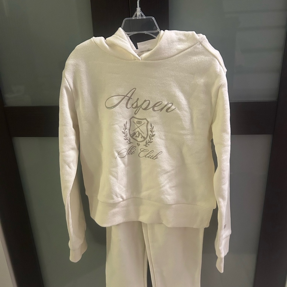 Skechers | Kids Size 6 | Track suit / sweat suit set